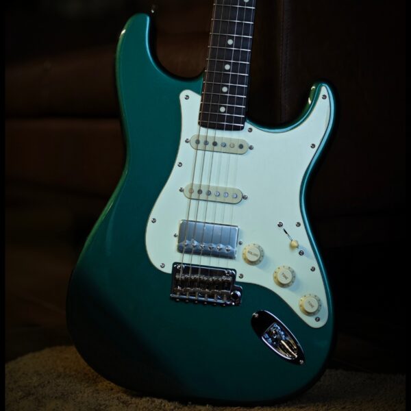 Tokai AST 423-101 – Classic S-Style with PAF Bridge Pickup Sherwood Green Metallic | Made in Japan